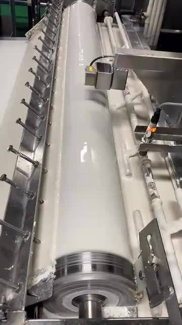 来工厂参观一下,粉丝是如何制作的,高效率离不开机械的辅助