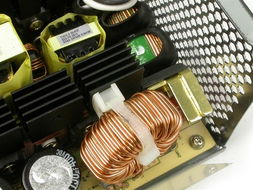 安耐美魔族82 模块高效525w 电源评测 高效能设计助你畅享游戏体验